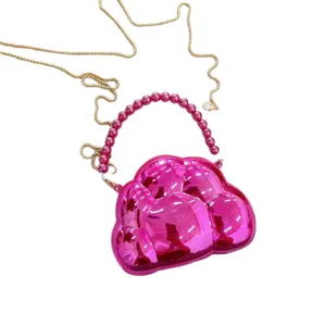 Mini sac de soirée chic rose métallisé en forme de nuage avec poignée en perles et chaîne