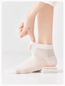 Detailansicht Damen Sommer Maulbeerseide dünne Socken, kühlende atmungsaktive Socken.