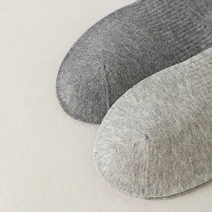 Chaussettes mi-mollet unies sans coutures pour hommes, vêtement quotidien, tricot respirant.