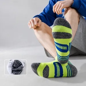 Men's professional anti-slip sports running socks with towel bottom and shock absorption.