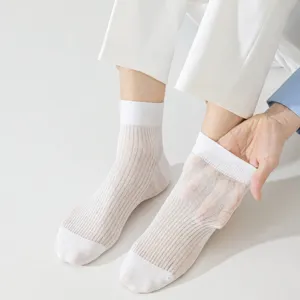 Herren Sommer dünne Seidensocken atmungsaktive Mesh Kurzsocken Business weiß neu