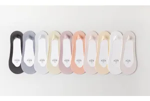 Thin ice silk no show socks for women, breathable shallow mouth invisible boat socks.