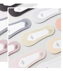 Detailed view of thin ice silk low-cut invisible boat socks featuring convenient paper card inserts.