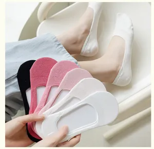 Women summer anti-slip shallow invisible socks breathable thin boat socks sets.