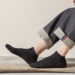 Men's solid color cotton boat socks, summer breathable thin low cut short socks for daily wear.