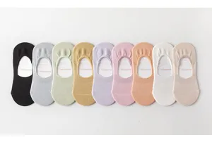 Close-up of summer women's shallow-mouth breathable mesh invisible boat socks in multi-colors.