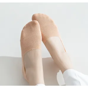Women's breathable mesh low cut invisible boat socks, soft cotton summer daily wear detail.