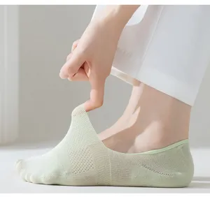 Detailed view of summer breathable mesh women boat socks, lightweight and comfortable.