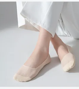 Low-cut invisible socks detail, breathable mesh fabric with cotton bottom for daily comfort.