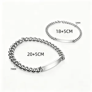 Detaillierte Nahaufnahme von Edelstahl-Cuban-Link-ID-Armbändern mit Maßangaben