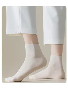 Effen katoenen korte sokken voor dames, ademende dunne enkelsokken, comfortabele detailweergave.