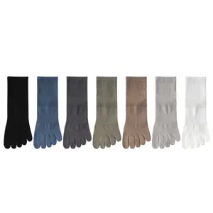 Men's breathable five-toe cotton socks in multiple colors, comfortable casual athletic wear.
