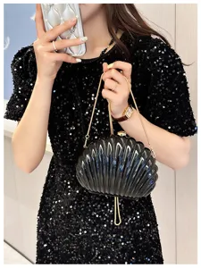 Elegant black shiny shell-shaped clutch chain bag for women's evening party fashion