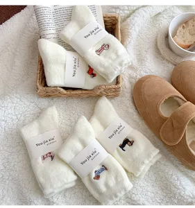 Calcetines medios espesos y esponjosos perrito lindo mujer invierno cálido forro polar