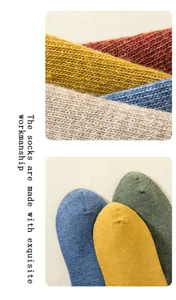 Detailgezicht van zachte katoenen gebreide sokken met fijne textuur en comfortabele teen.