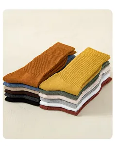 Comfortabele effen geribbelde damessokken, perfect voor lente en herfst dagelijkse kleding.