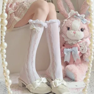 Λευκές κάλτσες με δαντέλα Lolita γλυκό στιλ με λεπτά σχέδια και χαριτωμένους φιόγκους.
