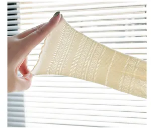 Chaussettes mi-hautes à volants de dentelle délicate, tricot respirant de style doux.