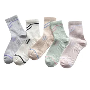 Calcetines Medios para Mujer de Mezcla de Algodón Antibacterianos Desodorantes Transpirables Deportivos Casuales Multicolores