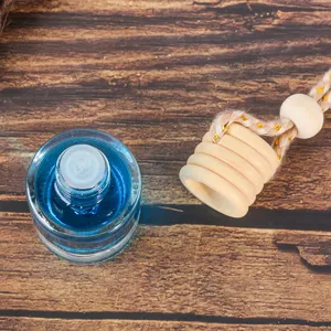 Auto Parfüm Flasche hängender Anhänger Ätherisches Öl Diffusor mit Holzdeckel blauem Duft
