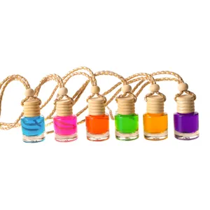 Buntes Auto-Parfum-Hängeflaschen-Set, Glas-Aroma-Diffusor mit Holzverschluss und Seil.