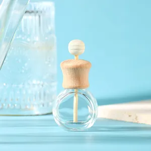 Transparente Glas-Auto-Diffusorflasche mit Holzdeckel, leeres Parfümgefäß für ätherische Öle.