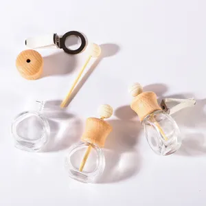 Auto Parfüm Glas leere Flasche mit Holzkappe und Lüftungsclip für Innenausstattung.