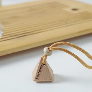 Colgante de perfume para coche accesorio tapa de madera con cuerda para decoración interior.