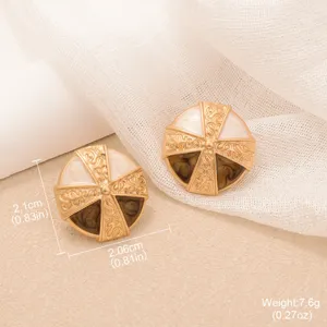 Macro view of vintage Maillard earrings showing 2.1cm size and 7.6g weight details