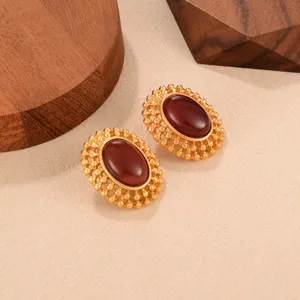 Élégantes boucles d'oreilles Maillard vintage avec pierre marron et monture dorée perlée