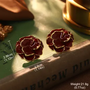 Vintage rote Rosenohrstecker mit Goldrand, Größe 2,9 cm, Gewicht 21,9 g Detailansicht