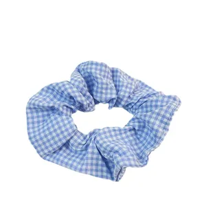 Coletero de algodón con cuadros azul claro y blanco, accesorio para cabello en blanco