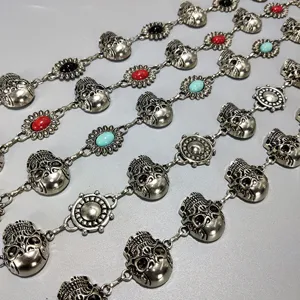 Catena da cintura con teschio in argento stile punk vintage con pietre colorate donna.