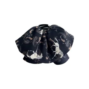 Pince à cheveux bleu marine avec nœud en tissu élégant et motif de cheval pour femmes