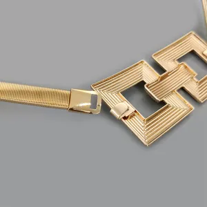 Cadena de cintura elástica dorada para mujer cinturón metal resorte hebilla geométrica.