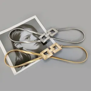 Cadena de cintura elástica de metal para mujer, cinturón con hebilla geométrica.