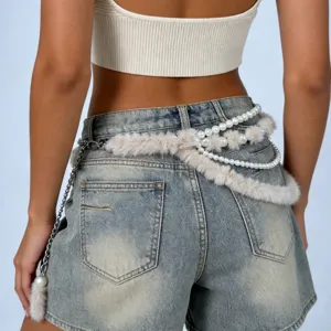Chaine de taille perles femme ceinture fausse fourrure pelucheuse accessoire jean chic