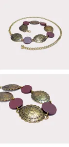 Catena da vita vintage in metallo da donna, medaglioni in bronzo e pezzi rotondi bordeaux.