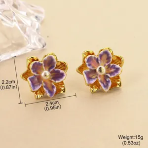 Detaillierte Ansicht der Vintage Emaille-Blumenohrringe mit Perle, Maße und Gewicht