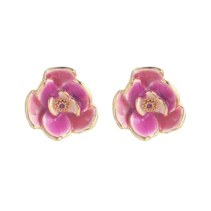 Elegante Vintage-Ohrstecker in Rosa mit Emaille-Blumen, Goldrand und rotem Kristallzentrum.