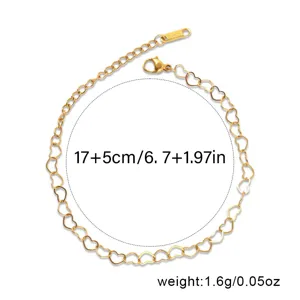 Detailansicht verstellbares Herz-Gliederarmband aus Edelstahl mit 18K Gold-Finish