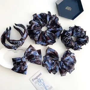 Tie-Dye Fabric Knot Wide Headband Blue Ink Wash Crossover Hair Band Bow Spring Clip Rhinestone Scrunchie Summer Fashion Hair Accessories for Women