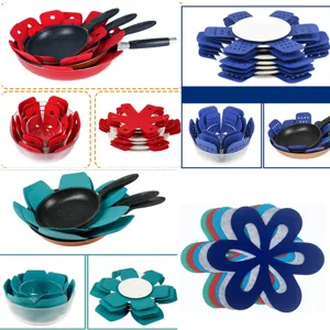Tappetini Protettivi in Feltro per Pentole Divisori in Tessuto non Tessuto a Forma di Fiore Isolanti Termici per Pentole Ciotole Piatti Protezione Antigraffio Cucina