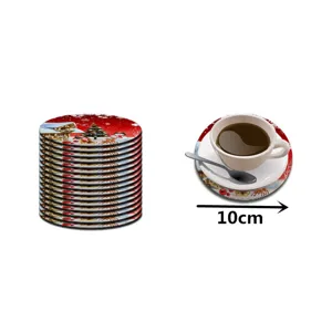 Detail eines 12-teiligen Weihnachts-Filzuntersetzer-Sets mit 10 cm Durchmesserangabe