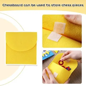 Détail de la pochette de rangement en feutre jaune pour jeu de société avec velcro