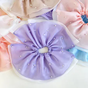 Coleteros grandes de organza de cuatro capas con perlas en varios tonos pasteles