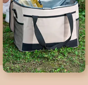 Portable outdoor picnic cooler bag, large capacity thermal insulation meal bag for camping.