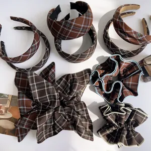 Vintage brown plaid hairband and pleated scrunchie set for autumn and winter style