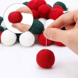 Boules de feutre de laine de 3cm rouge blanc vert pour bricolage de Noël et déco