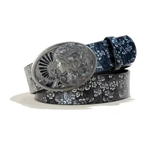 Ceinture en cuir gaufré vintage avec boucle en métal et motif floral pour hommes et femmes.